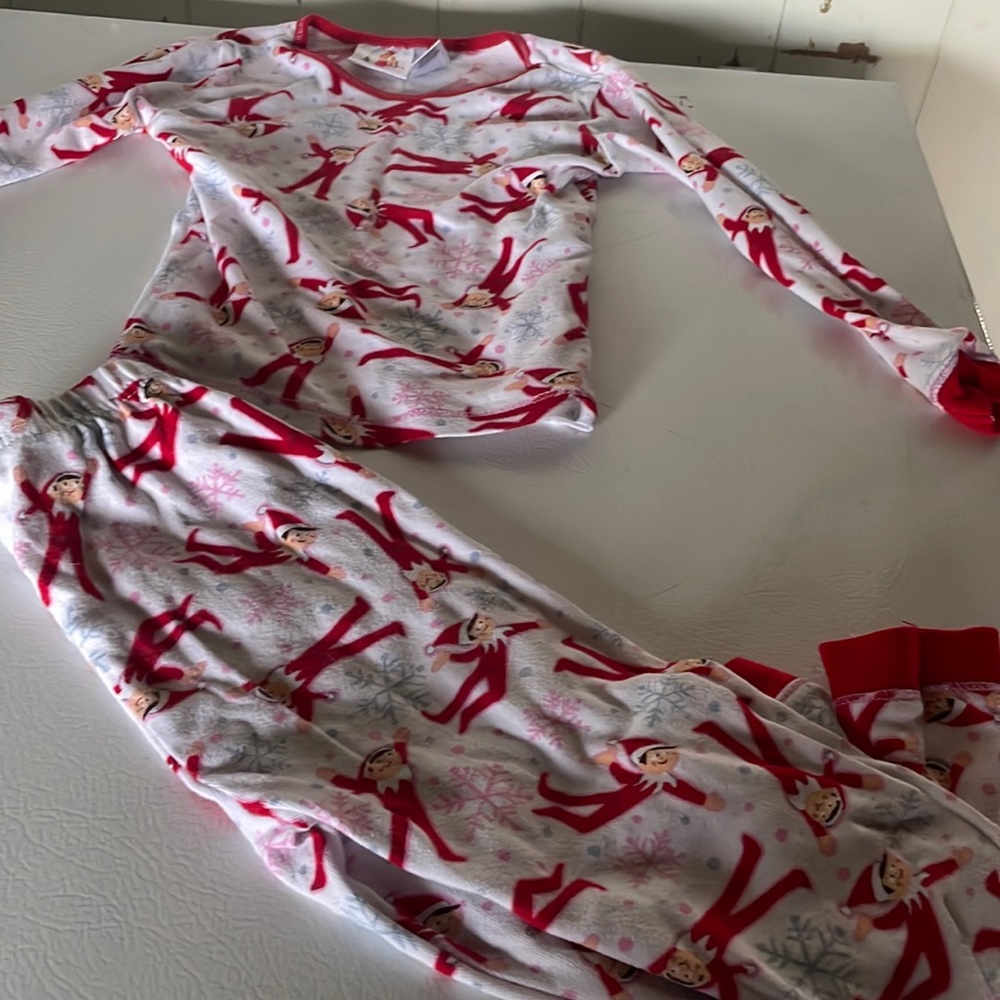 A Two Piece Girl’s Pj Set: size 6